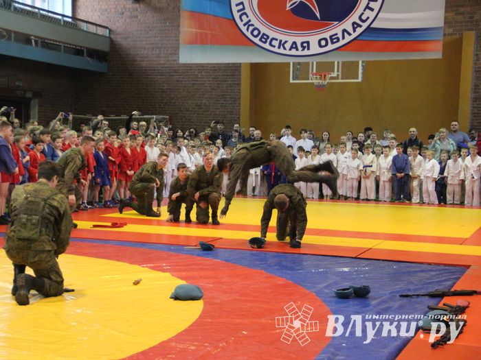 В Великих Луках прошли соревнования, посвященные памяти героев 6-й роты (ФОТО)