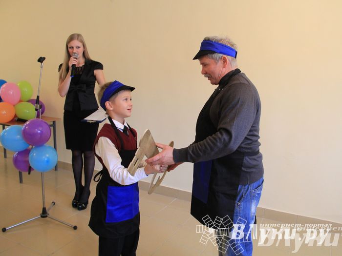 Великолукских лицеистов посвятили в «Маленькие мастера»