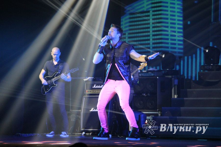 В Великих Луках состоялся концерт Сергея Лазарева