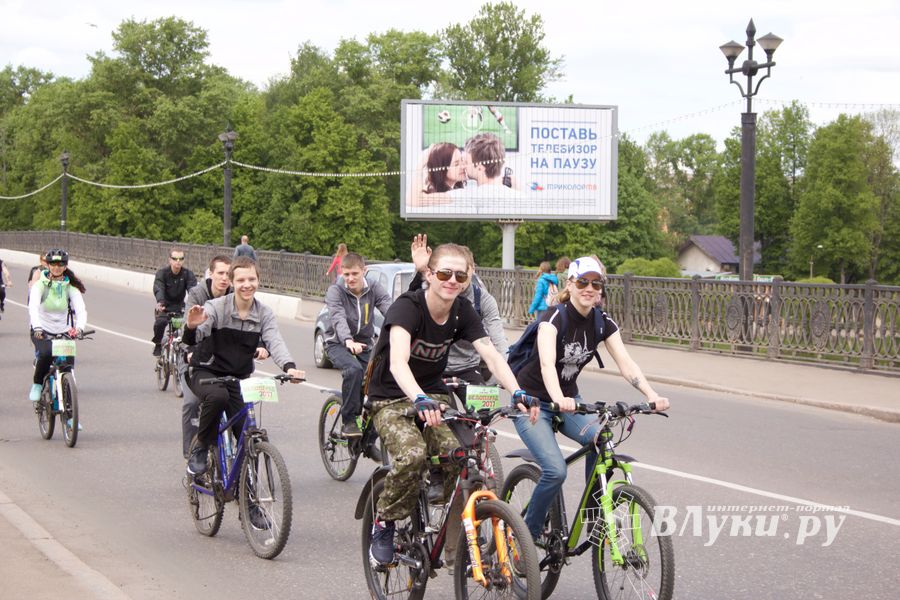 В Великих Луках прошёл Всероссийский велопарад (ФОТО)