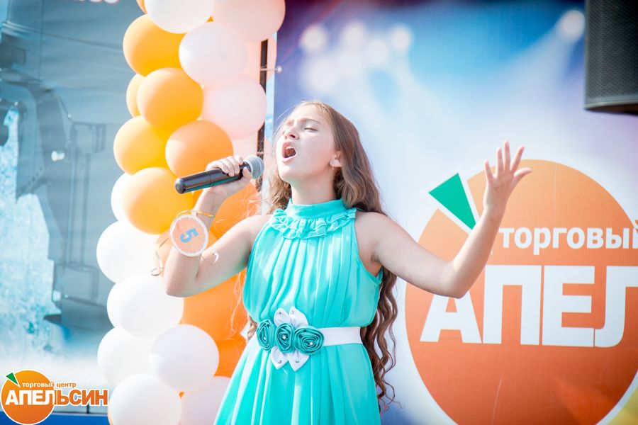 В Великих Луках состоялся детский вокальный конкурс «Оранжевая песенка – 2018» (ФОТО, ВИДЕО)