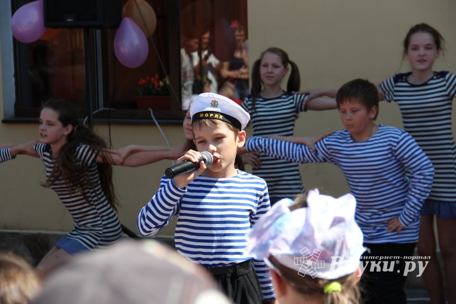 В Великих Луках отмечают День защиты детей 