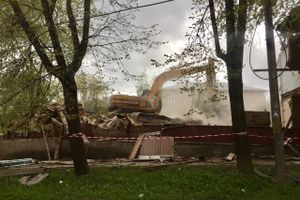 В Великих Луках сносят бараки (ФОТО)