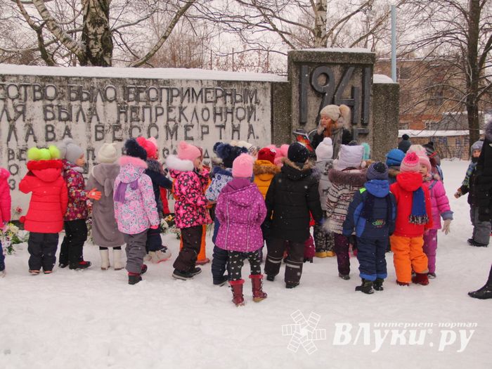 ​Юные великолучане отдали дань памяти героям-железнодорожникам (ФОТО)