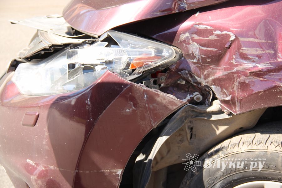 Фотофакт: ДТП на проспекте Гагарина в Великих Луках