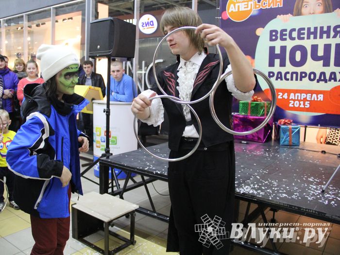 В ТЦ «Апельсин» прошла весенняя ночь распродаж