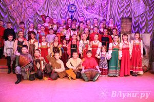  Рождественский концерт ансамбля «Заряница» прошел в Великих Луках (фото)