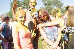 Яркие эмоции «ColorFest» в Великих Луках (ФОТО)