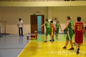 Интересный баскетбольный матч прошел в Великих Луках (фото)