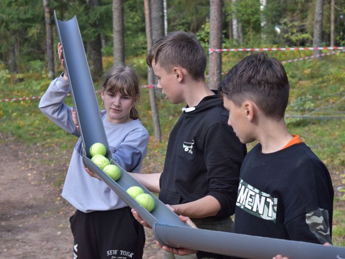 Великолукские школьники приняли участие в туристском слёте «Дорогу осилит идущий» (ФОТО)