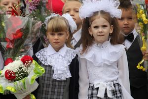 Школа №12 встретила День знаний (фото)