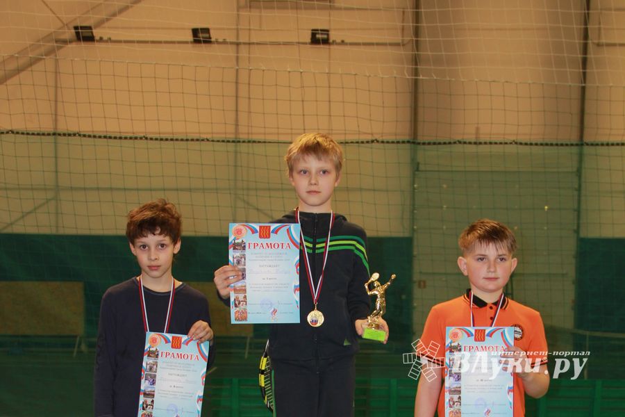 В Великих Луках прошло Первенство по большому теннису (фото)