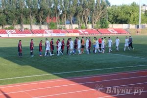 В Великих Луках команда «КПРФ» обыграла команду «Спартака» (фото)