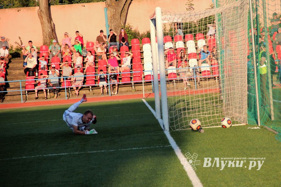 Хороший футбол без забитых мячей — «Луки-Энергия» сыграла с «Локомотив-Казанка» (ФОТО)