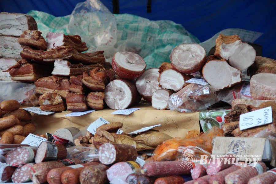 В Великих Луках прошла универсальная осенняя ярмарка (ФОТО)