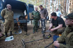 Андрей Турчак принял участие в поиске останков солдат Великой Отечественной (фото)