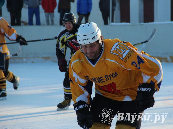 Великолукские хоккеисты разгромили гостей (фото)