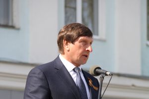 Парад Победы в Великих Луках (фото)