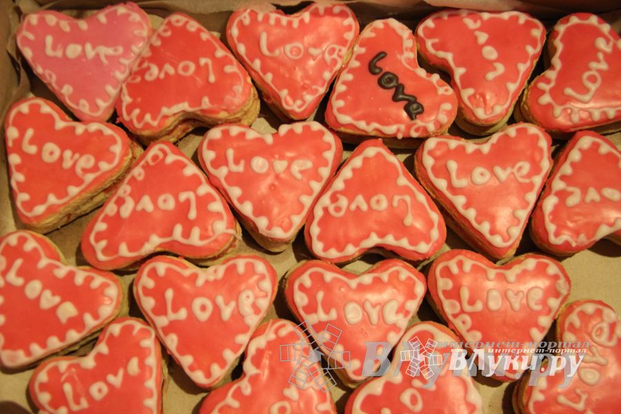 14 февраля в клубе «Хотэй» состоялось ежегодное шоу для влюбленных «Love Story»