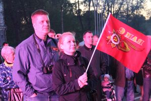 ​Праздничным концертом и салютом завершились празднования Дня Победы в Великих Луках (фото)