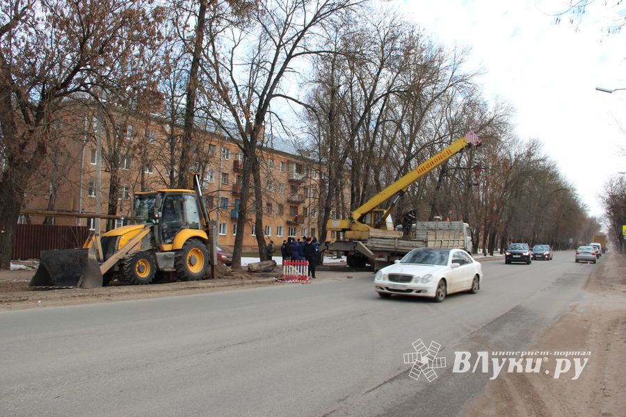 На пр. Гагарина идёт ремонт теплотрассы (ФОТО)