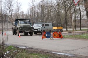 В Великих Луках начался ямочный ремонт улицы Нелидовской (ФОТО)