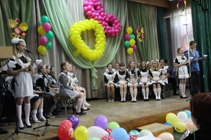 В Великих Луках прошли «Последние звонки» (ФОТО)