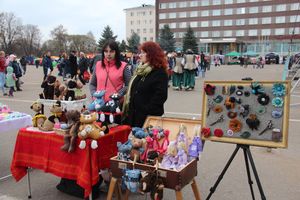 В Великих Луках прошла универсальная ярмарка «Весна-2019» (ФОТО)