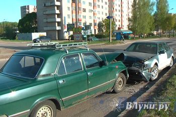 В Великих Луках столкнулись Ауди и ГАЗ