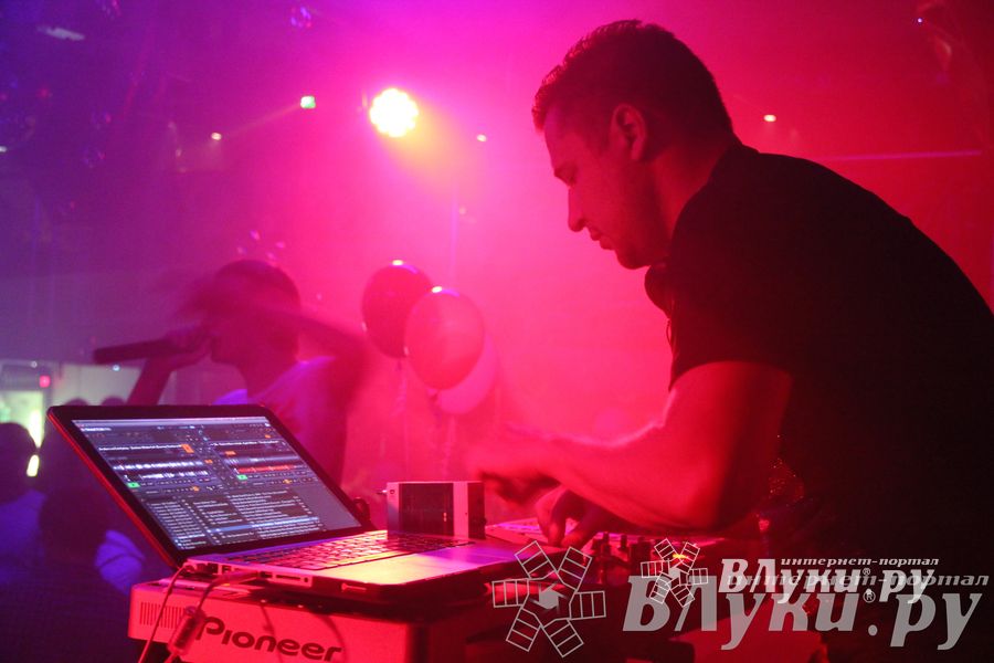 Самая танцевальная радиостанция отметила год вещания в Великих Луках