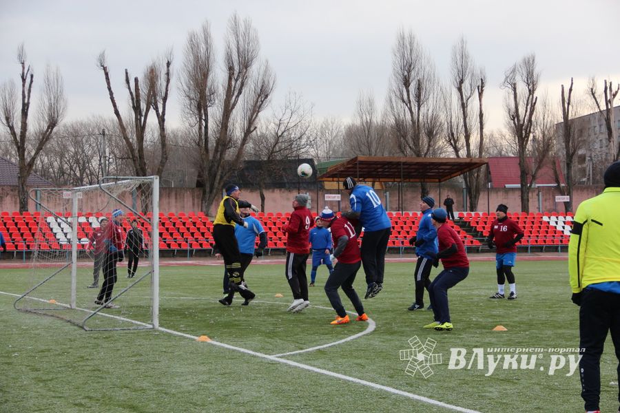 Боевая ничья в памятном футбольном матче (ФОТО)