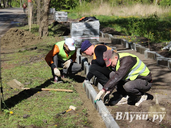 На улицах Дворецкой и Виноградова появится тротуар (ФОТО)