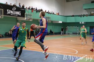 Команда «Экспресс» стала обладательницей Кубка г. Великие Луки по баскетболу