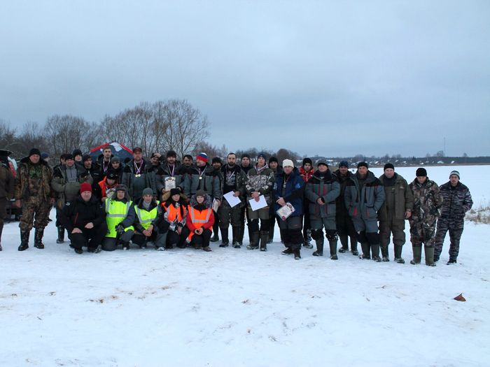 На Пореченском озере прошел Чемпионат города Великие Луки по ловле рыбы на блесну со льда (ФОТО)