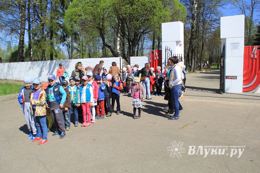 Дети Великих Лук — детям Войны (ФОТО)