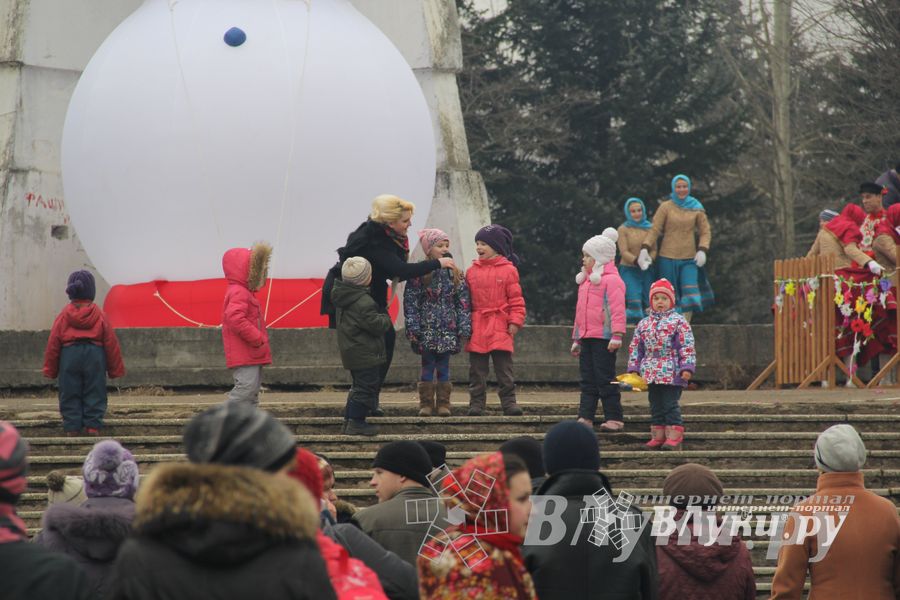 Гуляния широкой великолукской Масленицы