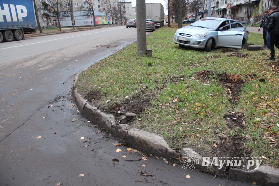 На пр. Гагарина автомобиль потерял колесо (ФОТО)