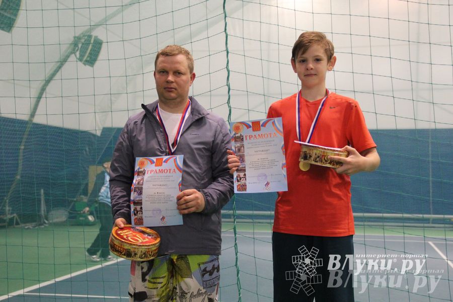 В СК «Ника» прошел открытый городской турнир по большому теннису (фото)