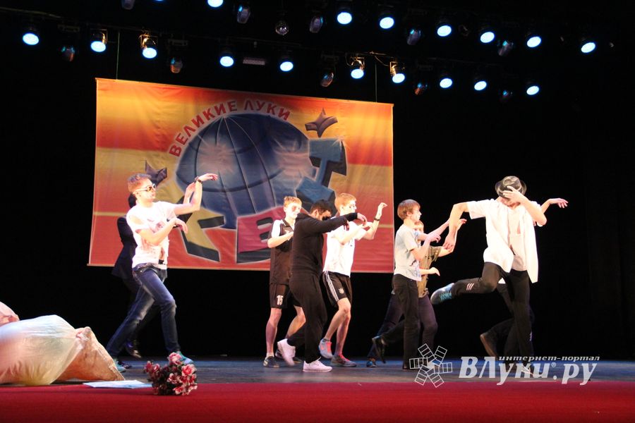 Осенняя игра КВН, посвященная 850-летию Великих Лук (фото)