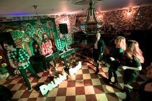 Как отдыхали субботним вечером в Ирладском пабе Великих Лук (фото)