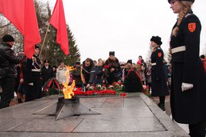 У Вечного огня в Великих Луках прошёл торжественный митинг (фото)