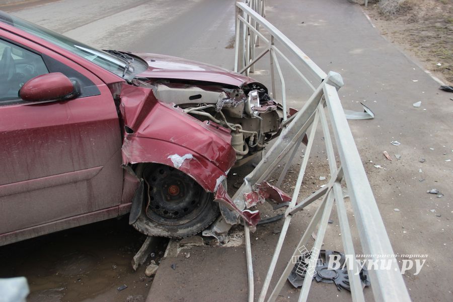 ДТП при въезде на путепровод (ФОТО)