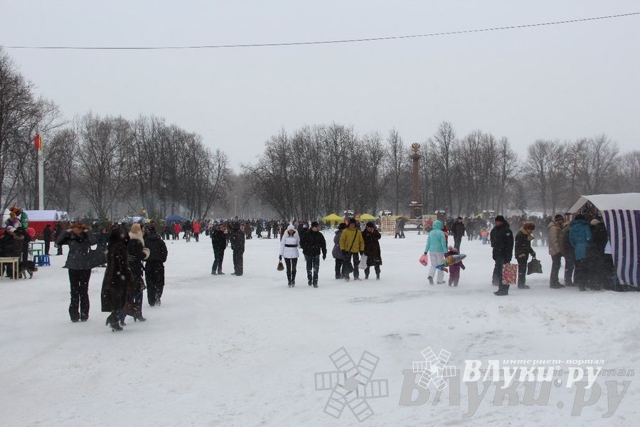 В Великих Луках встретили Масленицу