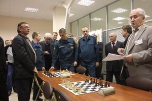 Сотрудники МЧС заняли четвертое место в турнире «Трех ветвей власти 2014» по шахматам (фото)