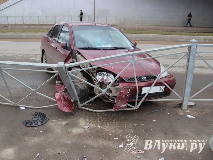 ДТП при въезде на путепровод (ФОТО)