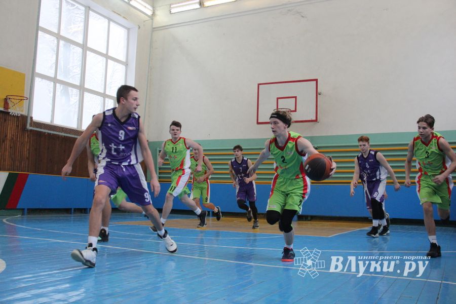 В Великих Луках прошёл дивизиональный этап лиги «КЭС-БАСКЕТ» (ФОТО)