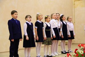 В Великих Луках поздравляют мам (ФОТО)