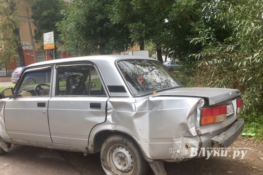 ДТП на пр-те Гагарина в Великих Луках (ФОТО)