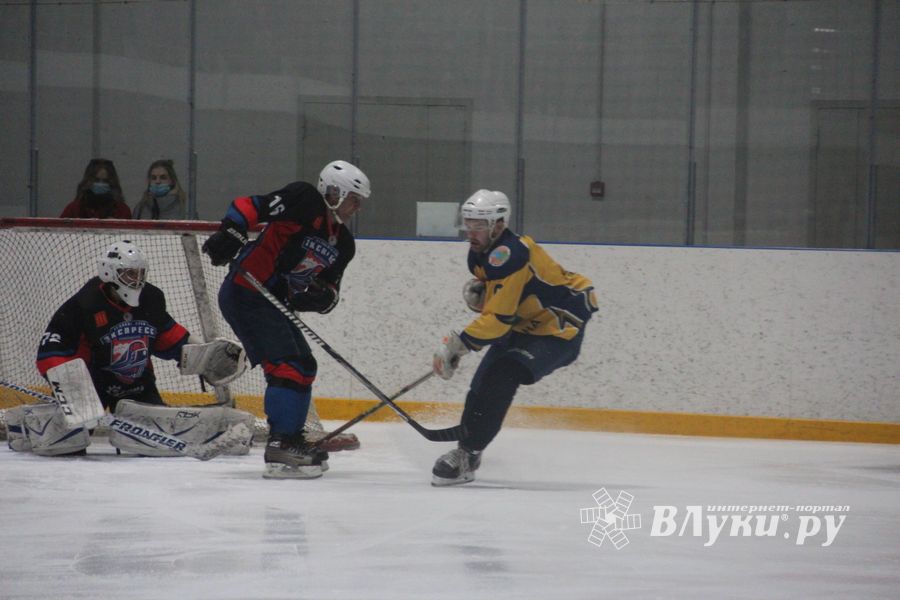 «Экспресс» с разгромным счетом обыграл «Родину» (ФОТО)