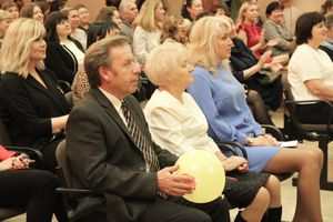 Великолукским учителям признались в любви (ФОТО)